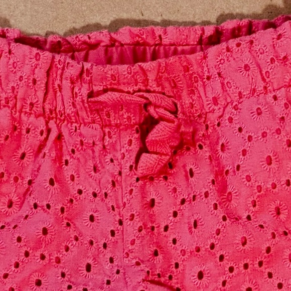 🔴6/$26🔴 Carter’s Brand NWOT Coral Crochet Style Shorts​ - Picture 2 of 3